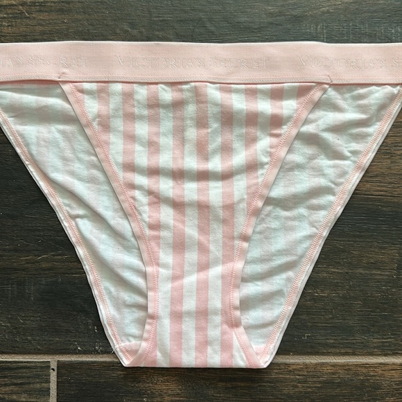 💖Victoria’s Secret Panty Tanga - Picture 2 of 5